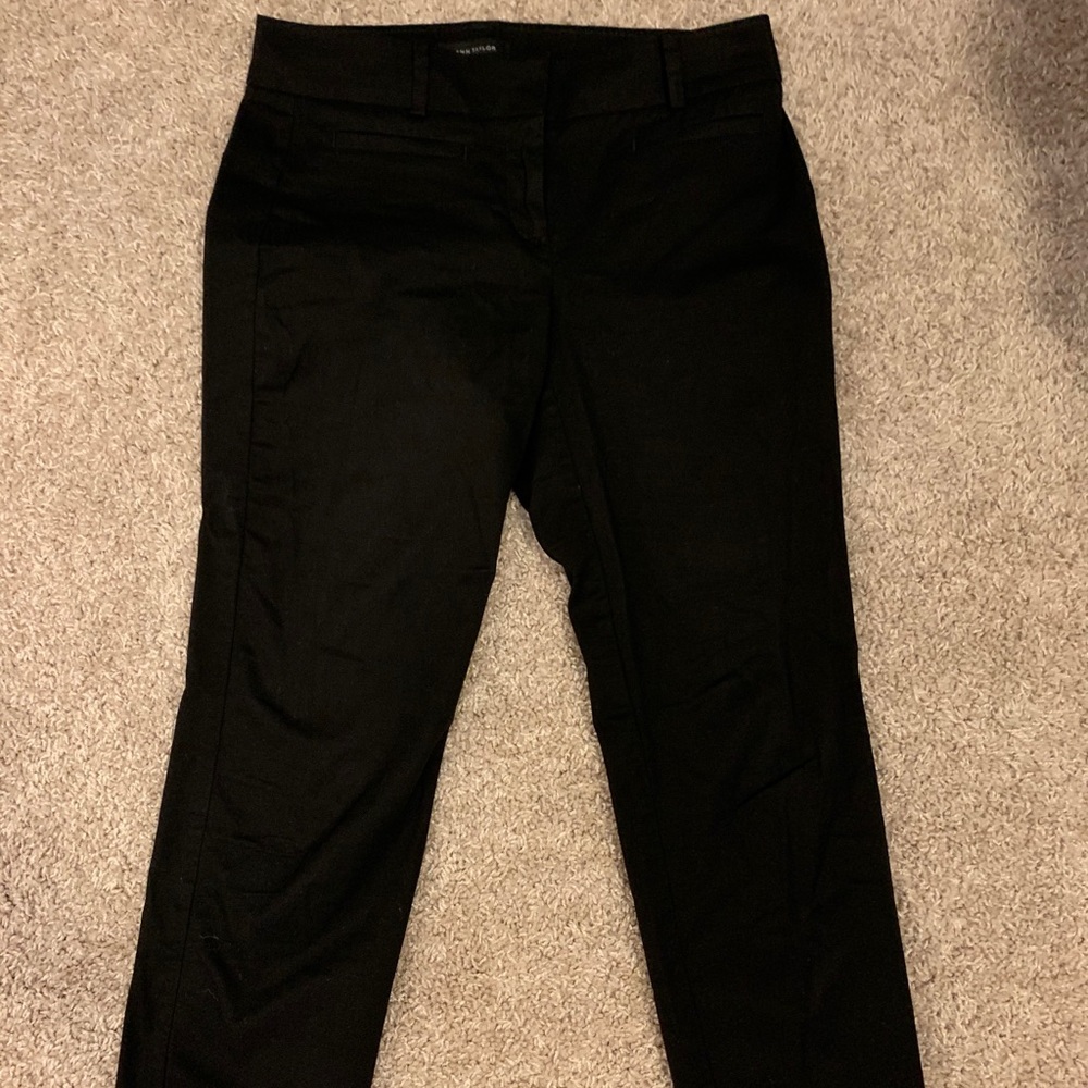 Black Ann Taylor Cropped Pants (Size 2)